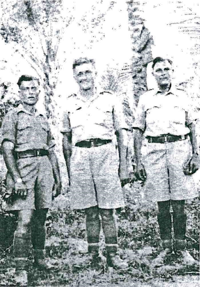 Капрал Ципріан Лібера (посередині), Палестина, 1943 р. Фото з книжки Щепана Лібери «Ципріан на Монте-Кассіно» (Атікокан, 1999).