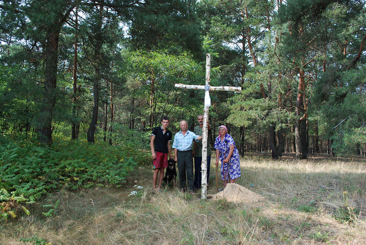 W sierpniu 2014 r. postawiliśmy tymczasowy krzyż.jpg