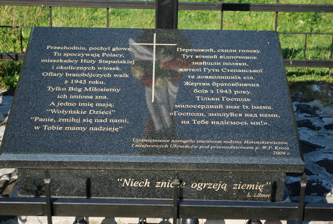 7. Tablica na obelisku.