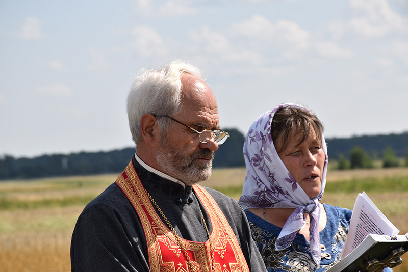 6. Молитва під час освячення хреста.